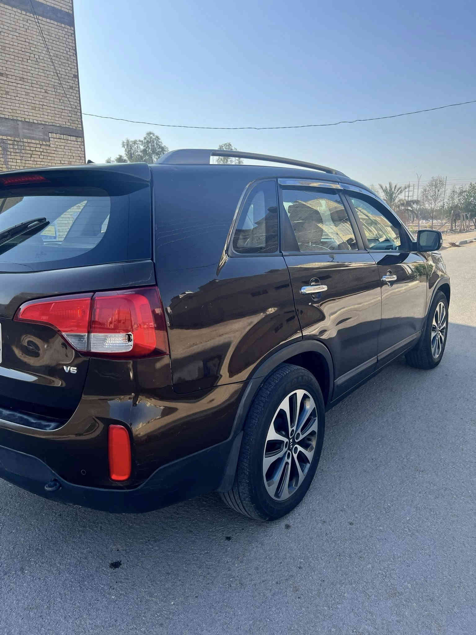 كيا سورنتو 2014خليجي. مكفوله كفاله عامه 
موجود مقطع فديو موضح تفاصيله كله 
السعر 180$ورقه 
محرك 6سلندر 3500  دوش مامفتوح. 
7راكب 
3قطع تبريد 
ماشيه 181 km
رقم بغداد. بأسمي  تحويل ثاني يوم 
مكاني كربلاء حي الأطباء 
للاستفسار ***********
