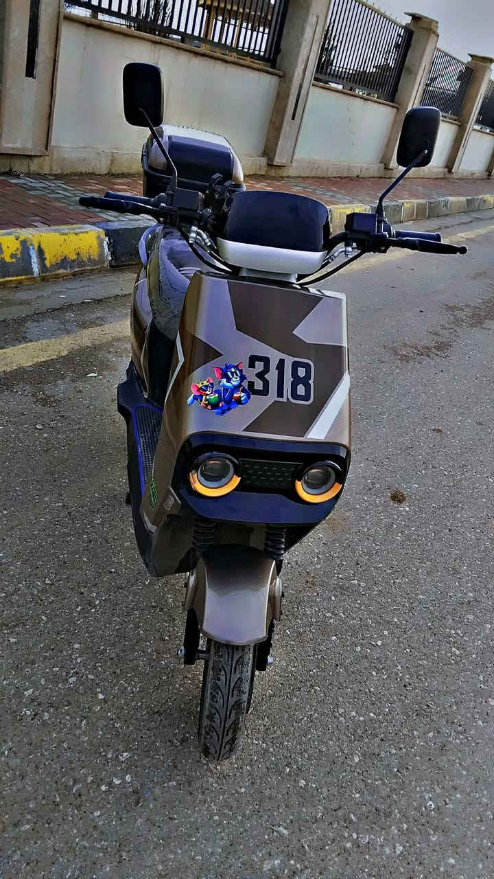 السلام عليكم درجه شحن 318 دراجه نضيفه مثل ماموضح مغلفه ليلون حراري درجه جديده مستخدمه شي قليل بطاريات شرط النضافه وين مايعجبك افحص درجه نضيفه السعر 575 التواصل واتساب ***********
