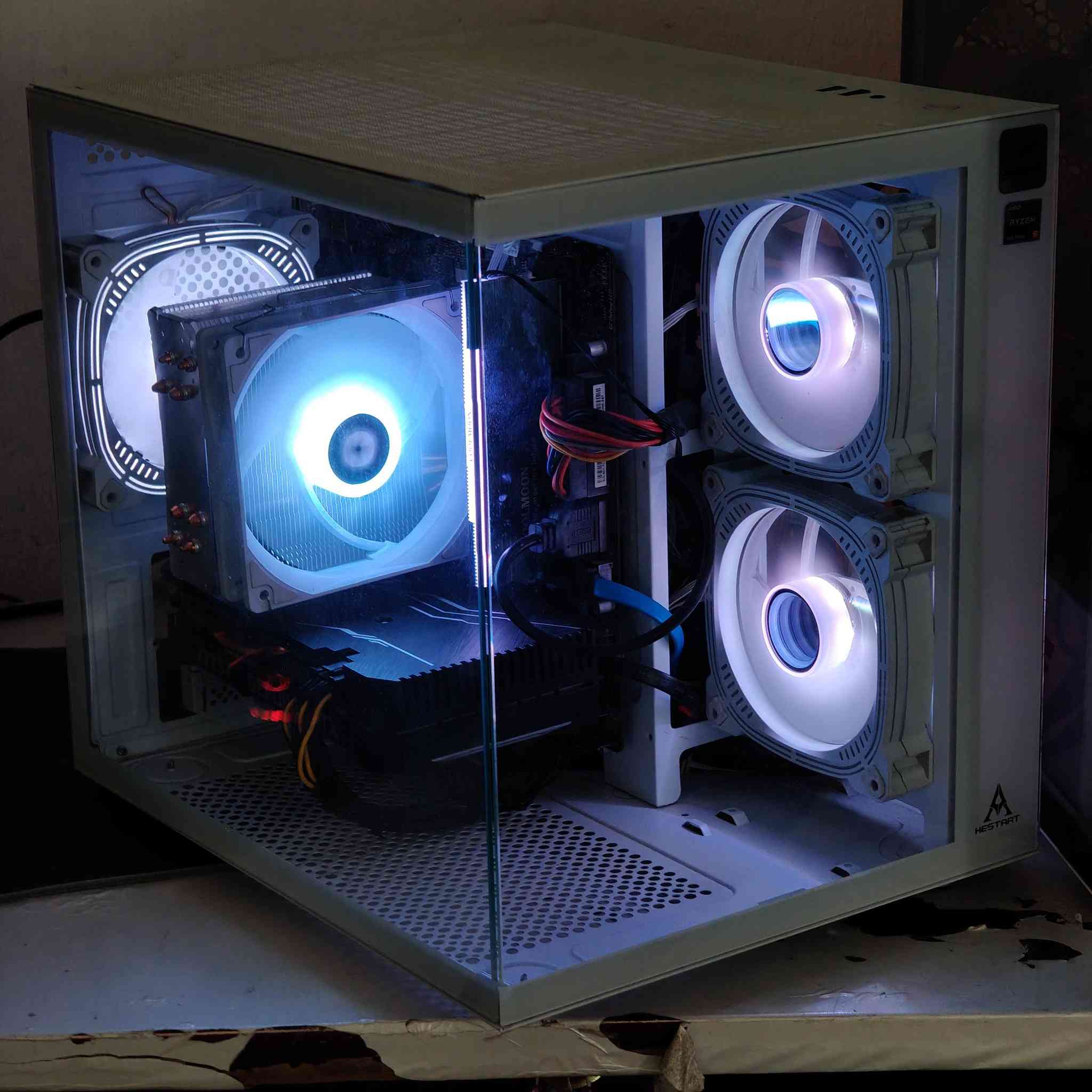 السلام عليكم
كيس كيمنك ورندرة ومونتاج للبيع 🤍
المواصفات :
💠GPU: MSI RTX 2060 6G  
💠CPU: I7 8700 6c 12thr 4.6Ghz 
معالج قوي خاصة بالرندر والكيمنك 
💠Cooler: Air cooler Thermalright 120mm
💠M.b: MSI B365m- PRO  
💠RAM: Samsung 16GB DDR4 RGB 
💠STRG: Ssd 256GB + 256GB Ssd
💠P.s: Rocket 650w RGB 
المروحة تشتغل باعلا طاقتها فيكون بيها صوت 
اما كبورسبلاي مضمون 100% بدون اي خلل
💠Case: Glass case with 3xRGB fans 
تحكم ريمونت هواي الوان هواي مودات Remont

💲السعر 655 الف مع ضمان الحاسبة اسبوع بشرط تربطها على UPS لحماية القطع من الكهرباء

بغداد مدينة الصدر قطاع 23
يوجد توصيل
 واتس ***********
 اتصال ***********
