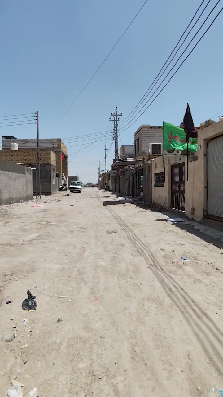 السلام عليكم بيت للبيع زراعي 100م بي وصل تطويب غرفه وصاله ومطبخ وصحيات وطارمه كبيره مع كافة الخدمات ماء بل باب البوري كهرباء مجاري العنوان قرب جسر الهولندي اول ما تعبر  على يدك اليسرى قبل صيطرة مقابل الشهداء السعر 25 وبي مجال الاستفسار ***********   البيت حاليآ فارغ

