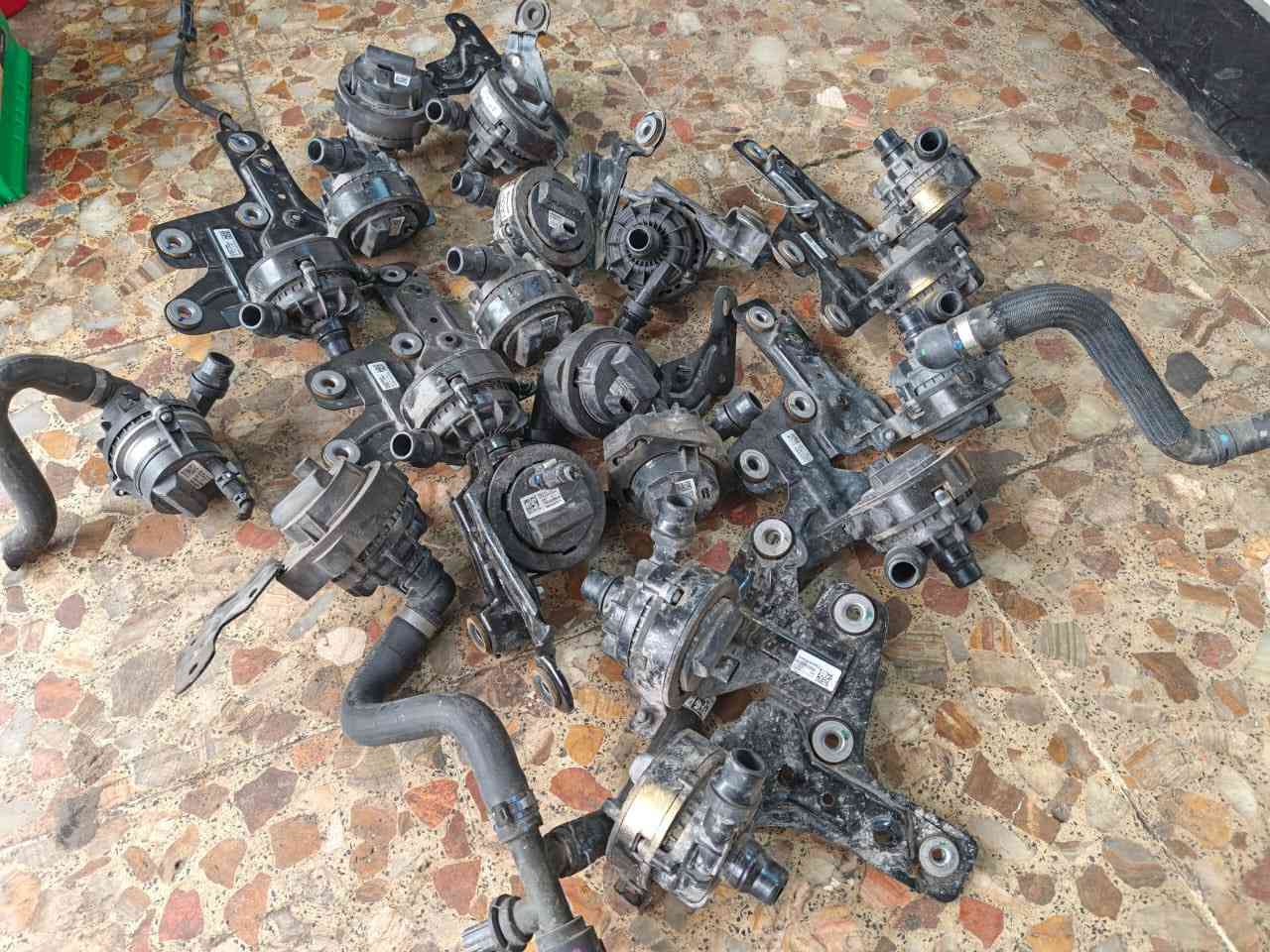 ‏💥ما شاء الله لا قوة الا بالله  💥 تم وصول حاوية أدوات   …  جيب كراند  شيروكي  …  الشكل الجديد 
      ‏هايبرد   ￼2022    …    2025   سيارات كاملة 
1 ..        ￼ محركات
2 ..         دعاميات
3..          لايتات
4 ..         ابواب  5  راكب
5 ..         بدناااااااااااااات     هايبرد  كامله تفصيخ
6 ..         جاملغات  كافه  الالوان  
7 ..         جام  مثلثات  5 راكب  
8  ..         قماير  بانوراما  وعادي 
9 ..          ويل  كب  كافه  الاشكال 
10  ..       بطاريات   الهايبرد  
11  ..         فرمماااااااااااااااااات  بلاديه
13  ..        بلاستكات  داخليه  كافه الالوان 
14  ..         كشنات  سومنت  وا  اوفرلاند مساج 
15  ..         شوتات  فلتر   وعطسات  
16  ..         جاملغات  خلفيه  ووو   حوض سبير 
17  ..         واتر  بمات  كافه  الارقام  البطاريات
18  ..         صفاحيات   الداخليه  للسماعات بلاستك
19   ..         راديترات   ومراوح     اصليه  هايبرد
20   ..         اسطاب  اكسلات  كامله  وفارغه  
21   ..         جوبلسااااااااااااااااااااااات  امامي  وخلفي 
22   ..        مجاميع   خلفيه  حداديه  جوبلس وعادي
23   ..         تانكيات  بانزين  مع  فيت بمات  هايبرد
24  ..          كاردنات   كافه  الارقام  الهايبرد  والعادي
25   ..         دشابيل   فوووول   وشاشه  ثالثه 
26  ..         ابواب  اماميه  وخلفيه  وجنطات  خلفيه
27   ..        محركات  هايبرد  وكيرات  
28  ..        ايرباكات  قماره 
30  ..         لايتات  لد  ابيض  ولد  اصفر  

………………………………….
العنوان  …  بغداد  ساحه  الطيران  شارع  الجام  الرئيسي   مجاور  مطعم  البركه  عماره   ركن  

***********
***********
***********
***********
