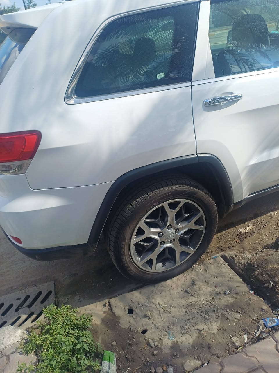 جيب لمتد بلاص 
٢٠١٩ 
خليجي 
٣ شاشات 
بانوراما 
تخم تاير جديد
ماشية ٨٣ الف
كير مكينة ما مفتوح 
مواصفات لمتد بلاص معروفه 
رقم بغداد انكليزي بأسمي هزه جديده مكان السياره بغداد الطالبيه او جميله 
٢٦٥ $
***********
