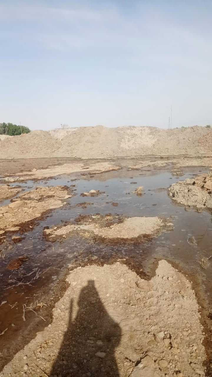 أرض زراعية مالتي كنستهه واريد أشيل ترابها العنوان الفريحي قرية الزيرج علما أن التراب بلاش بثواب الاموات بس جيب شفلك وسيارتك رقم التلفون ***********
