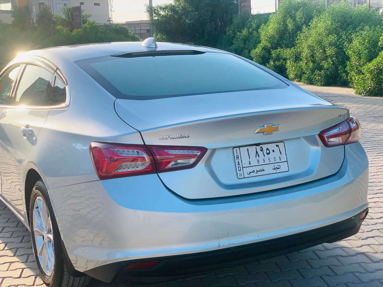 السلام عليكم
ماليبو موديل ٢٠٢٠ LT
رقم نجف
لون رصاصي

دعامية امامية فقط وبيها بارد بسيط بالجاملغ 
نظام ABS 
محرك ١٥٠٠ تيربو 
مانع انزلاق TCS
مقعد السائق تحكم كهرباء
تبريد قطعتين 
مثبت سرعة 
حساسات  خلفيه
بصمة تشغيل 
بصمة ابواب 
فتحة سقف 
نظام فحص ضغط الإطارات 
كامرة خلفية 
تشغيل عن بعد 
شاشة لمس 
شاشة تدعم اندرويد اوتو
شاشة تدعم ابل كار بلي 
السعر  ١٢٥  $ وبيها مجال
للاستفسار ***********
مكان السيارة في النجف
