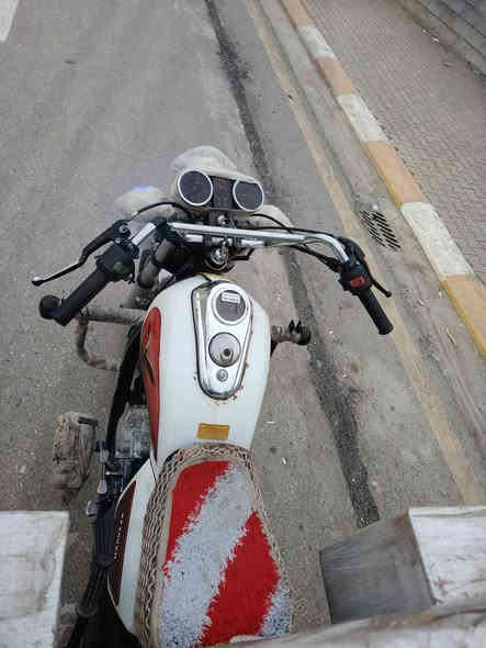 ستوتة موديل 22 ابليتة + اربع اوراق اصولية نضافة فول محرك ركبة شاصي كلة مكفولة 1450 بيهة مجال العنوان ديالئ جلولاء
***********
