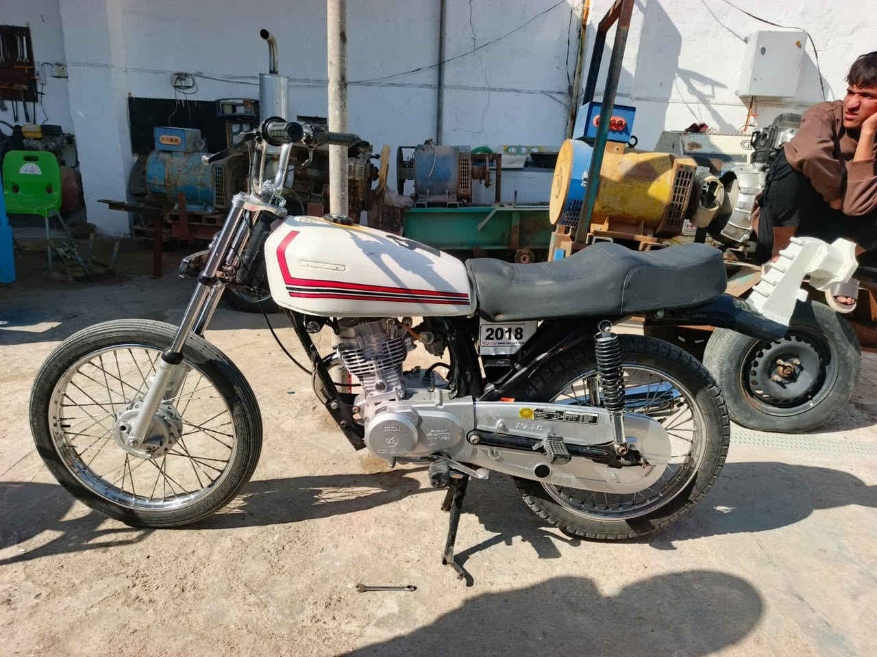 سلام عليكم دراجه للبيع مكينه سي جي نامه
دراجه نضيفه مكاني ميسان 📍رقم تليفون ***********
ما متواجد خاص بس واتساب فقط
