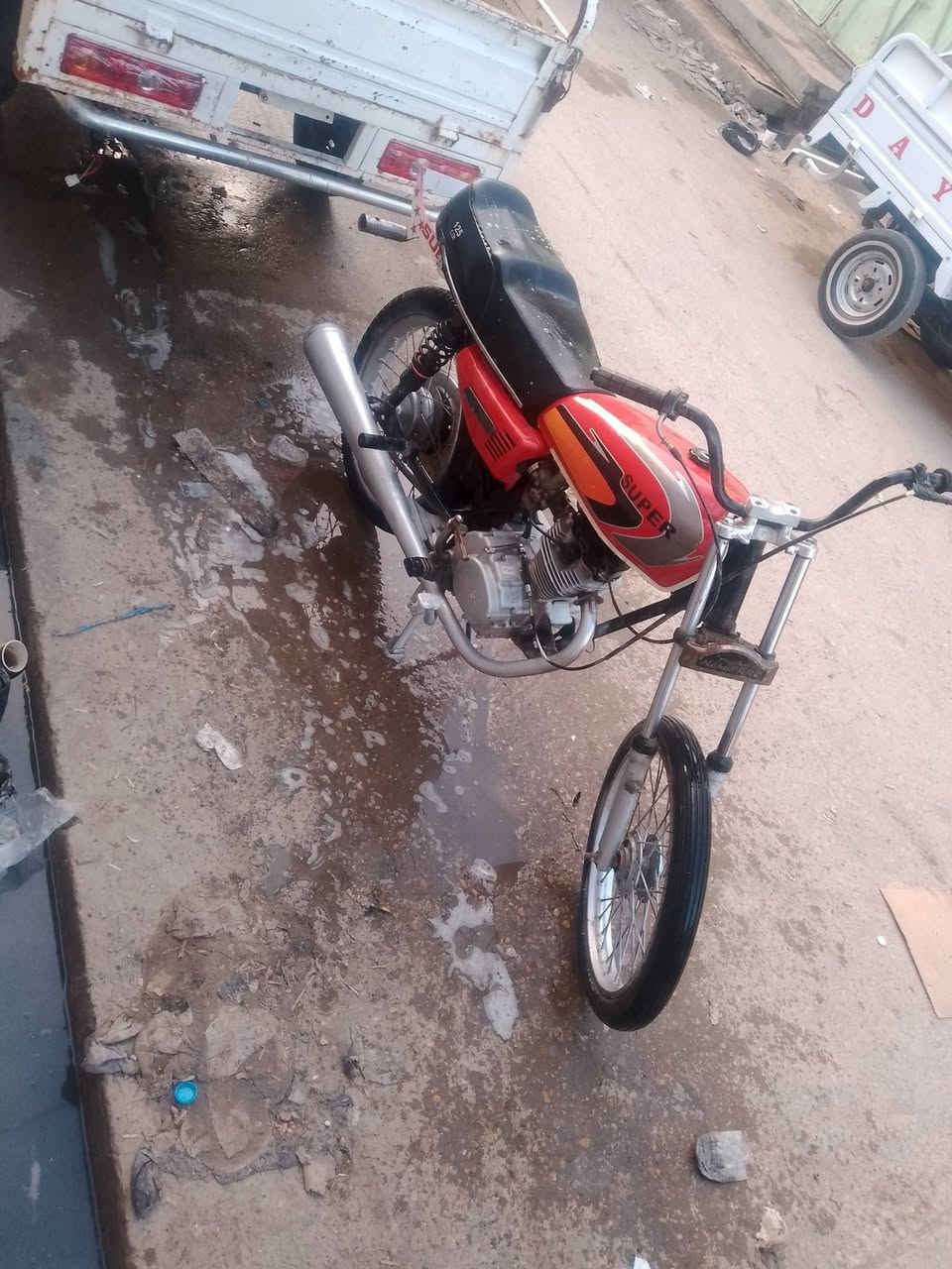 سلام عليكم دراجه للبيع كلك نضيفه دراجه ب300بيهة مجال مكان شطره ***********
