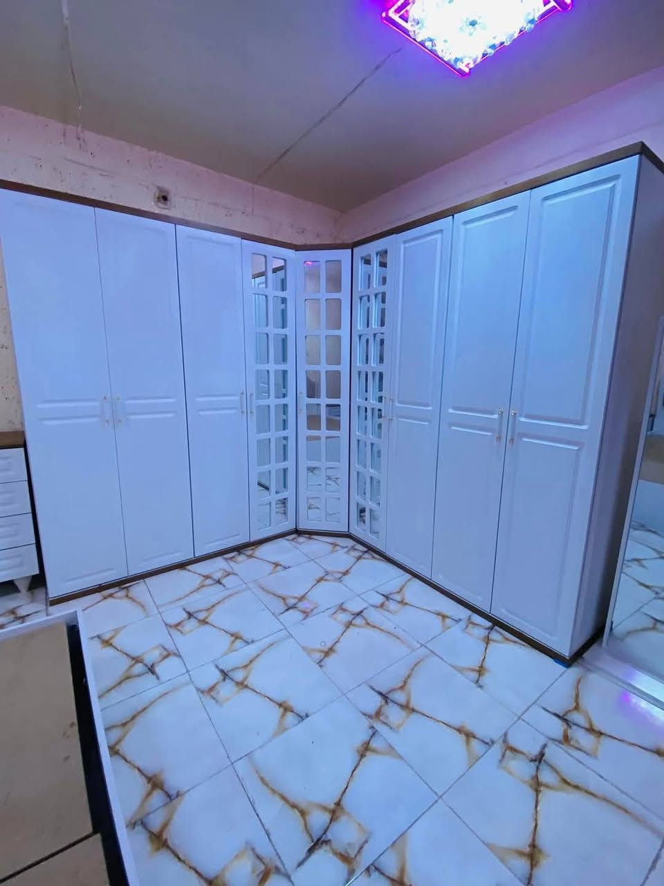 غرفة تركية زاوية ٩ قطع مكان الزعفرانية


**إذا كنت صاحب هذا الإعلان وتريد حذفه لأي سبب، رجاءا أرسل رسالة إلى الدعم الفني**