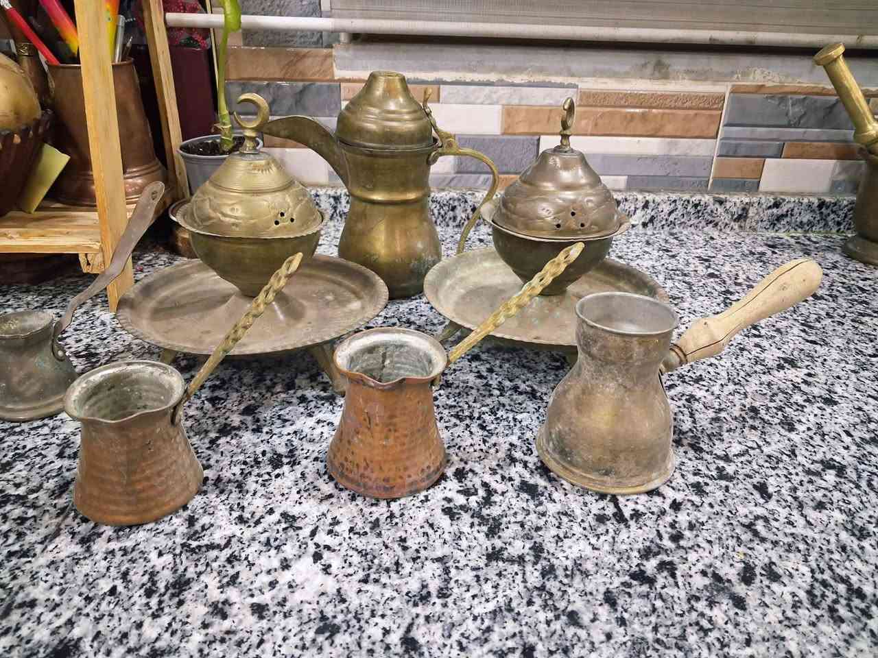 🔥 سعر حرق للمجموعة كاملة 🔥
مبخرتين نحاس تراثيات مع
4 غلايات قهوة نحاس أحمر + دلة صغيرة
قطع قديمة مشغولات يدوياً من النحاس
شكل تراثي جميل يصلح للاستخدام أو للديكور
المجموعة كاملة بسعر مغري جداً
📍 يتوفر خدمة التوصيل


**إذا كنت صاحب هذا الإعلان وتريد حذفه لأي سبب، رجاءا أرسل رسالة إلى الدعم الفني**