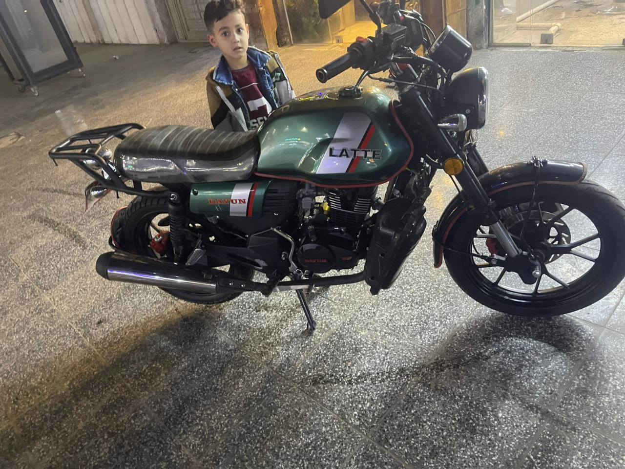 السلام عليكم دايون لاتي موديل ٢٣ ماشيه ١٨ الف دراجه نضيف كلش جانت استخدام شخصي مصارلي فترا طويله من اشتغلت بيها دلفري رقمها ذي قار رقم انكليزي وين ماجان تتحول نضافه احلا من الصور والله السعر 2700  وبيها مجال حك الجيه عنواني بغداد الدوره 
***********
***********
