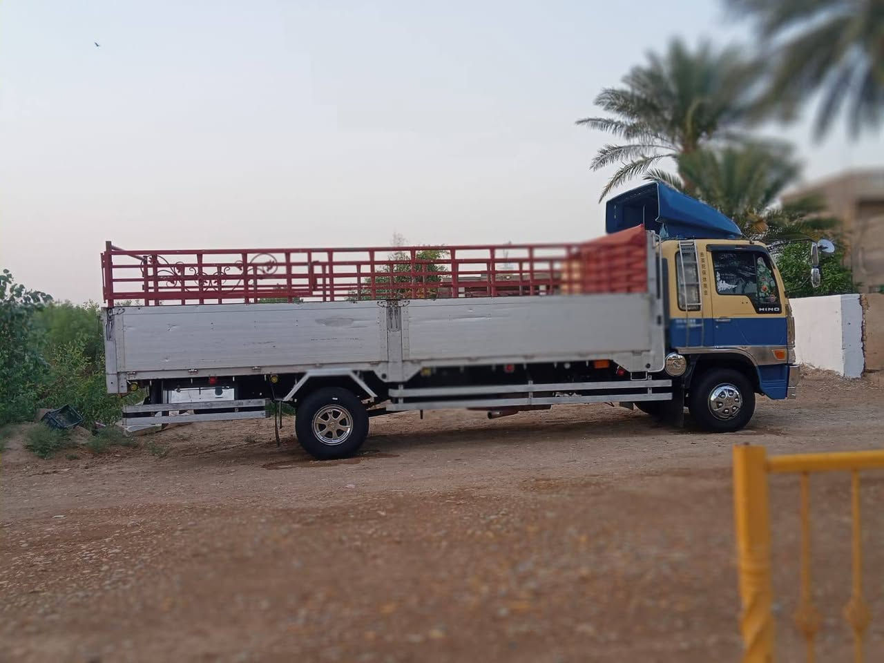 السلام عليكم
هينو انكر للبيع 
موديل 97
رقم بغداد 
هزه ورقم انكليزي جديد لل  2031
محرك 80 عادي 
بدي 6 وربع بلادي 
السعر 225 وبيها مجال 
للاستفسار ***********
العنوان واسط ، الكوت
