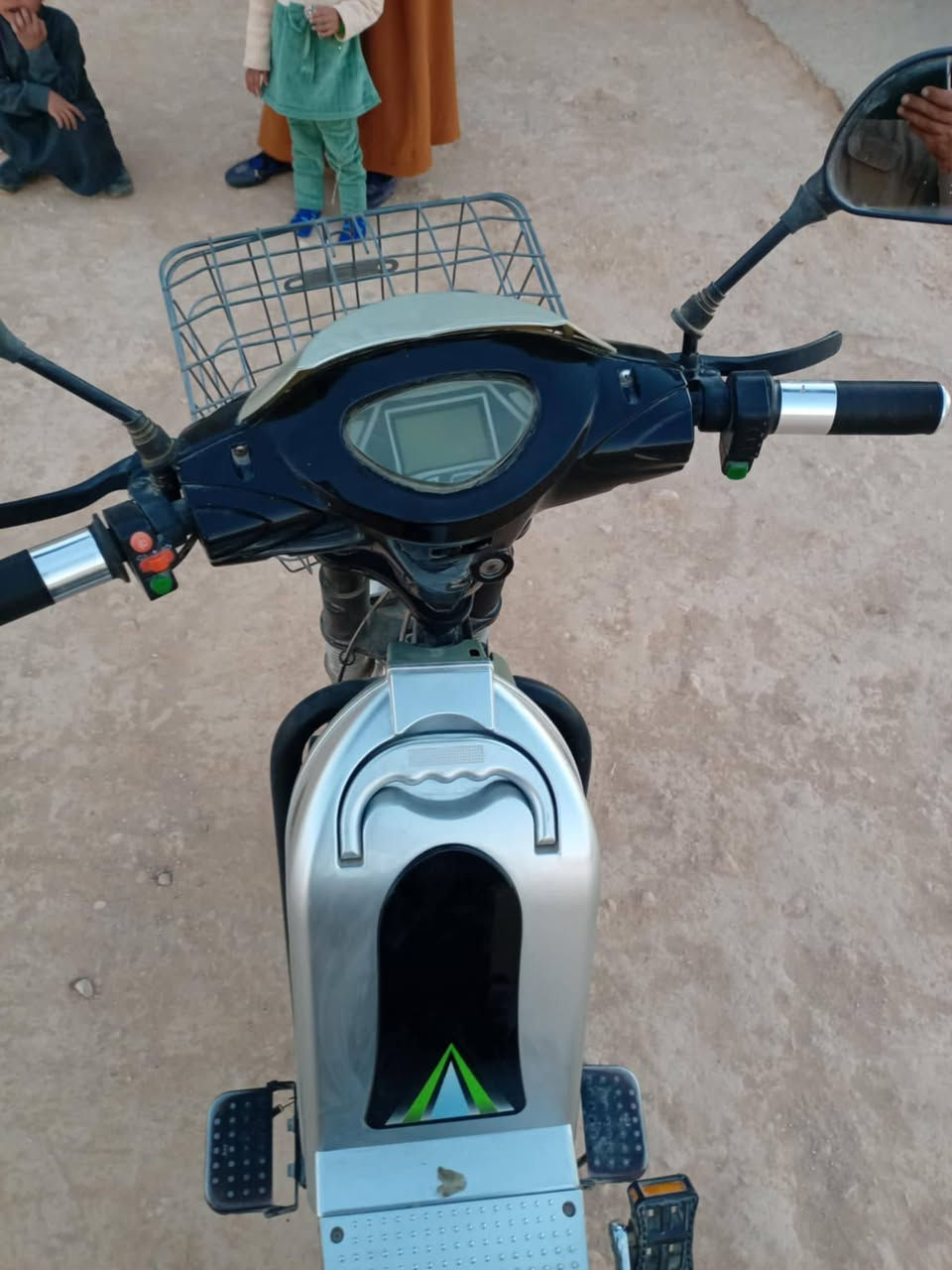 ماطور شحن للبيع رقم واحد جاهز بكلشي السعر والستفسار علا هاذ رقم ***********
