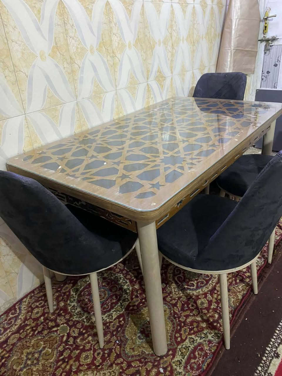 ميز طعام مع 5 كراسي سعر 100 مكانه بغداد الثعلبه لي يريد يجيب الصوره ويجي خاص


**إذا كنت صاحب هذا الإعلان وتريد حذفه لأي سبب، رجاءا أرسل رسالة إلى الدعم الفني**