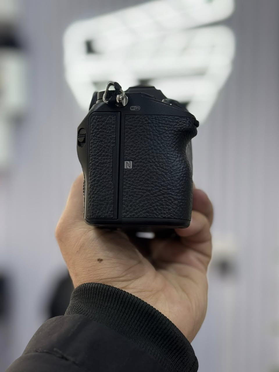 #daste_dw_مستعمل
——————————
Sony a7 III body
Clean 100%
Shutter 3K


**إذا كنت صاحب هذا الإعلان وتريد حذفه لأي سبب، رجاءا أرسل رسالة إلى الدعم الفني**