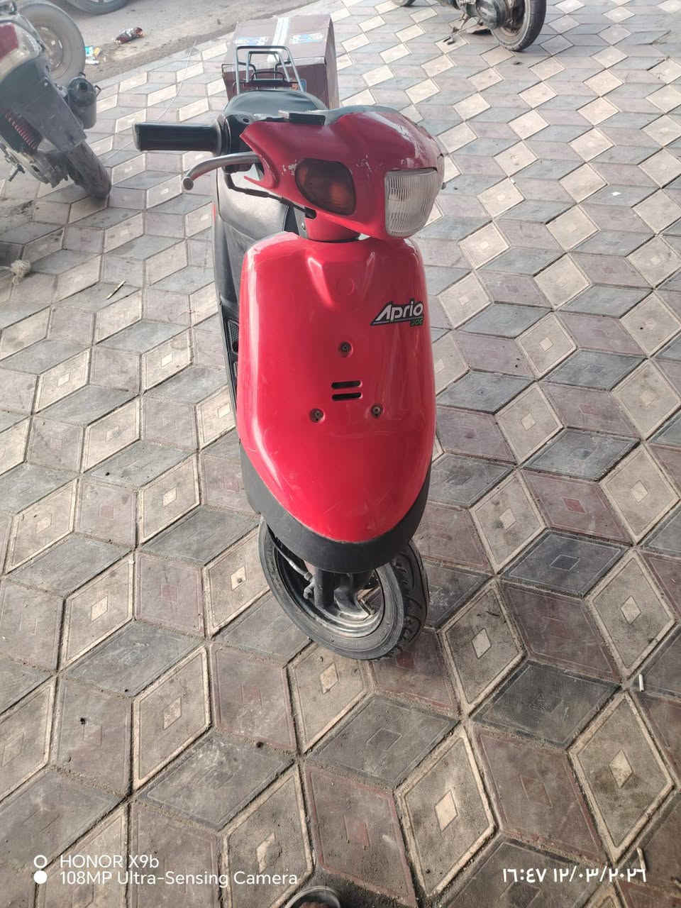 دراجه بتره اي نقص مابيه نكره سلف كهربائيه كله شغاله لايت هورن اشاير بك لايت كفر اصلي مكينه ناعمه شلعه ومشي تخبل مكاني ناصريه شرقيه وهاذه رقمي ***********كيج بانزين عداد كله شغاله سعره 250مجاله بصيط
