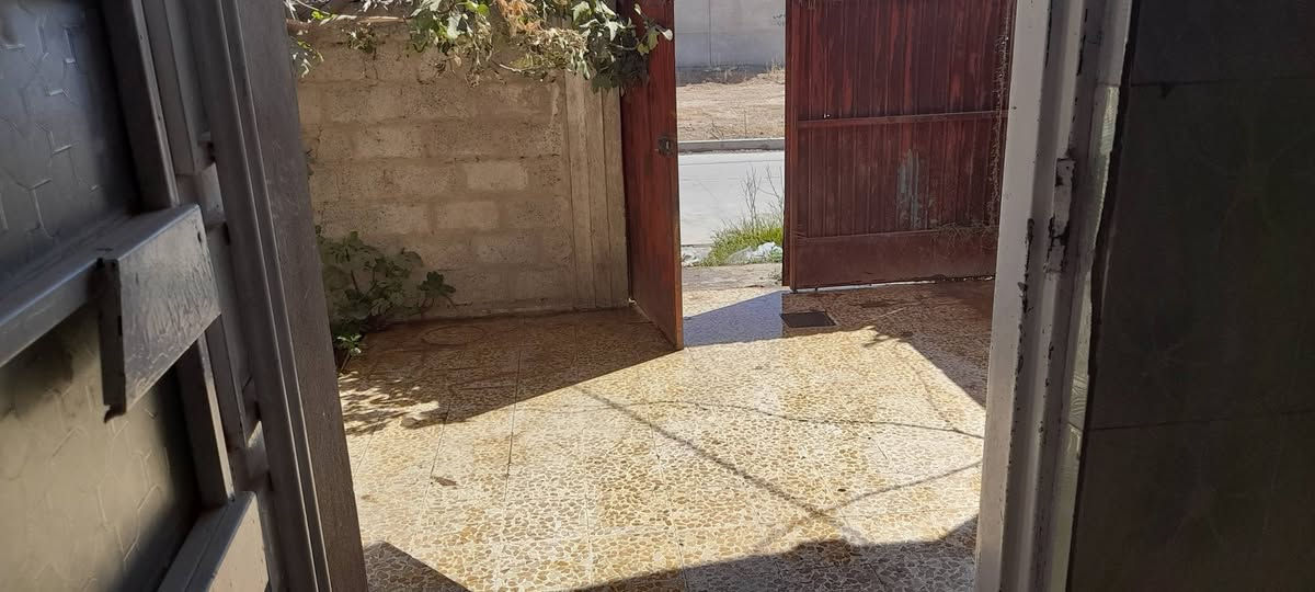 بيت حي الشيماء معروض للايجار.. مساحه ١٥٠ غرفه نوم واستقبال وهول وكراج وصحيات بيت كاشي وسيراميك سعر ٣٠٠ مطلوب عائله صغيره
*********** واتساب

