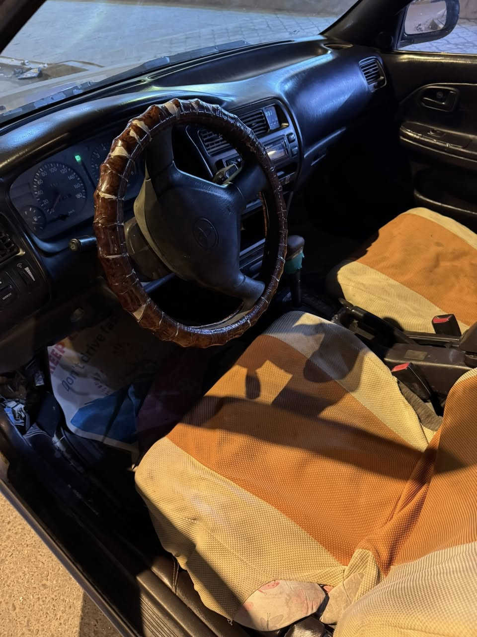 كورلا موديل 92 رقم جديد باسمي 
سنوية لل2030 
العنوان :البصرة 
الرقم :***********
السعر 64
