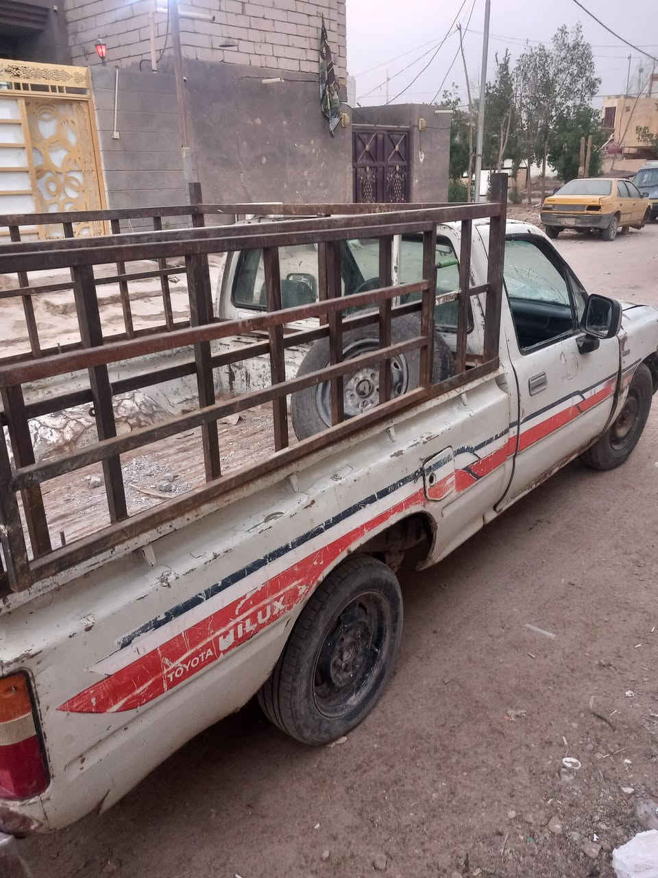 بيكم ٩٠رقم قادسيه الماني سنوية صاقطه تخم تاير جديد مكينه ونجي ٤سلندر كربلائيه كير اوتماتيك سياره شغاله باتري جديد لكشر شوف لعين راعيه بل بصره ماواصله اتعهد سرقه وعشائر شاصي مكفول سعر٢٨ورقه وبيه مجال قليل مكان لسياره دوانيه قضاء لشاميه ***********
