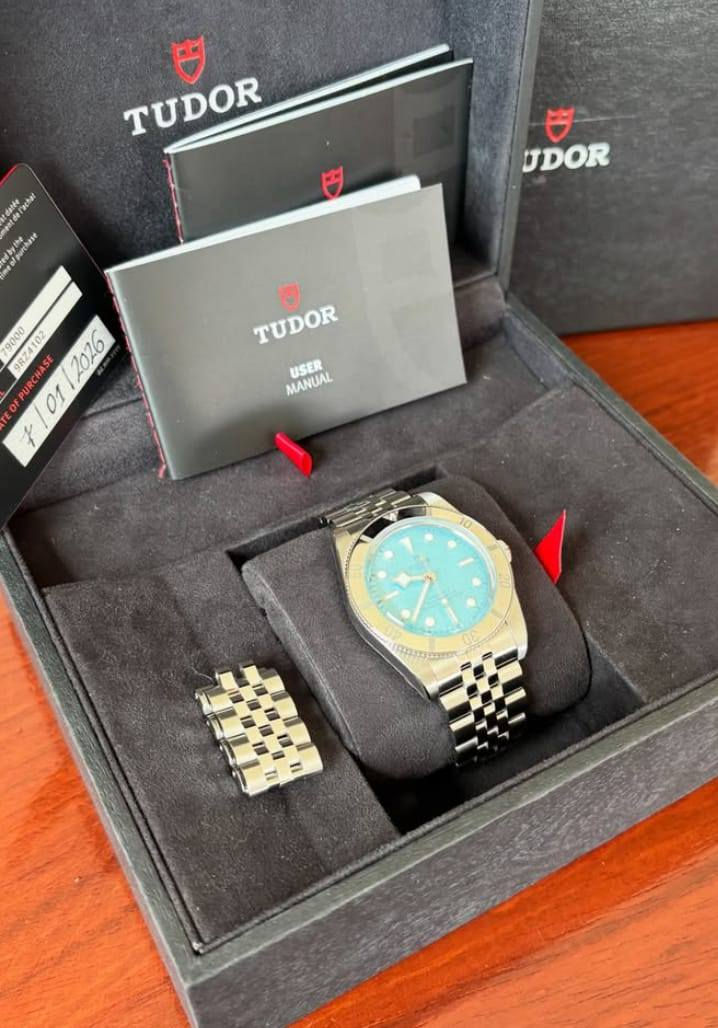 WTS..
TUDOR BLACK BAY 37mm LAGOON BLUE. Under Warranty Until 2031. 
For Sale.


**إذا كنت صاحب هذا الإعلان وتريد حذفه لأي سبب، رجاءا أرسل رسالة إلى الدعم الفني**