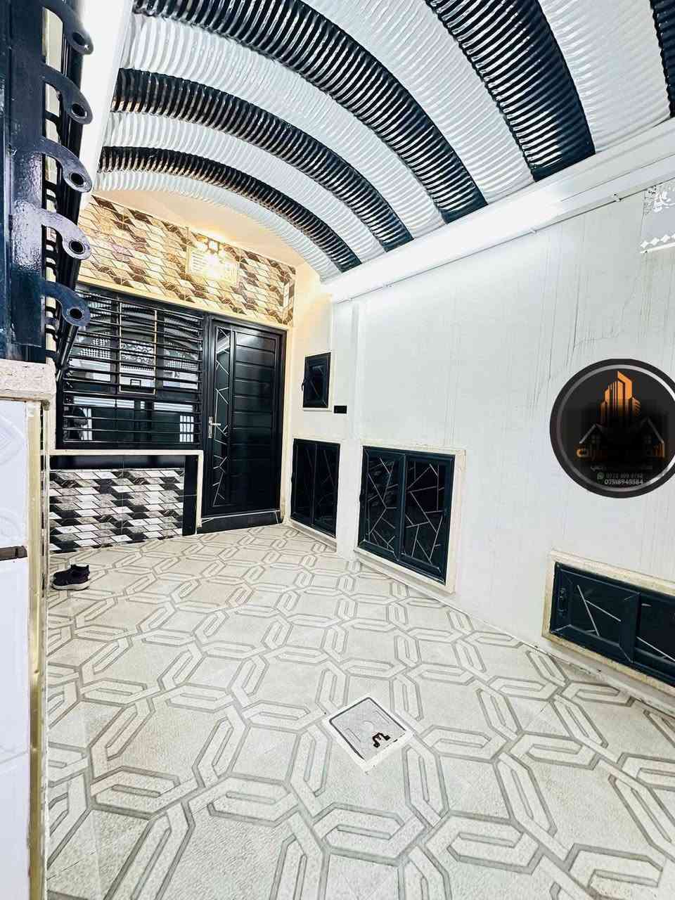 دار سكني بناء فوول VIP للبيع
موقع مميز وفرع هادى 
قريب جداً من الشارع العام
السلام عليكم دار للبيع في الشريط الذهبي 
يارمجة الشرقيه (الشريط الذهبي) 
مساحة 100 متر 
اتجاه قبله 🕋 
واجها 5 عمق 20
طابقين كامل وبيتونه  
يحتوي الطابق الاول غرفه وهول واستقبال وصحيات داخليه وخارجيه 
الطابق الثاني غرفتين نوم غرفة اطفال وهول وصحيات 
بناء جديد 2025 درجة اولى 
البيت جبس بورد كامل من المطبخ الى البيتونه 
جزامه +مكان ماطور ماء في الكراج + مكان صونده
سند طابو 📑 
تعاقد مع الشرعي 🔄
تحويل مباشر 🫆

للاستفسار 
الاتصال على الارقام ***********.     
***********
