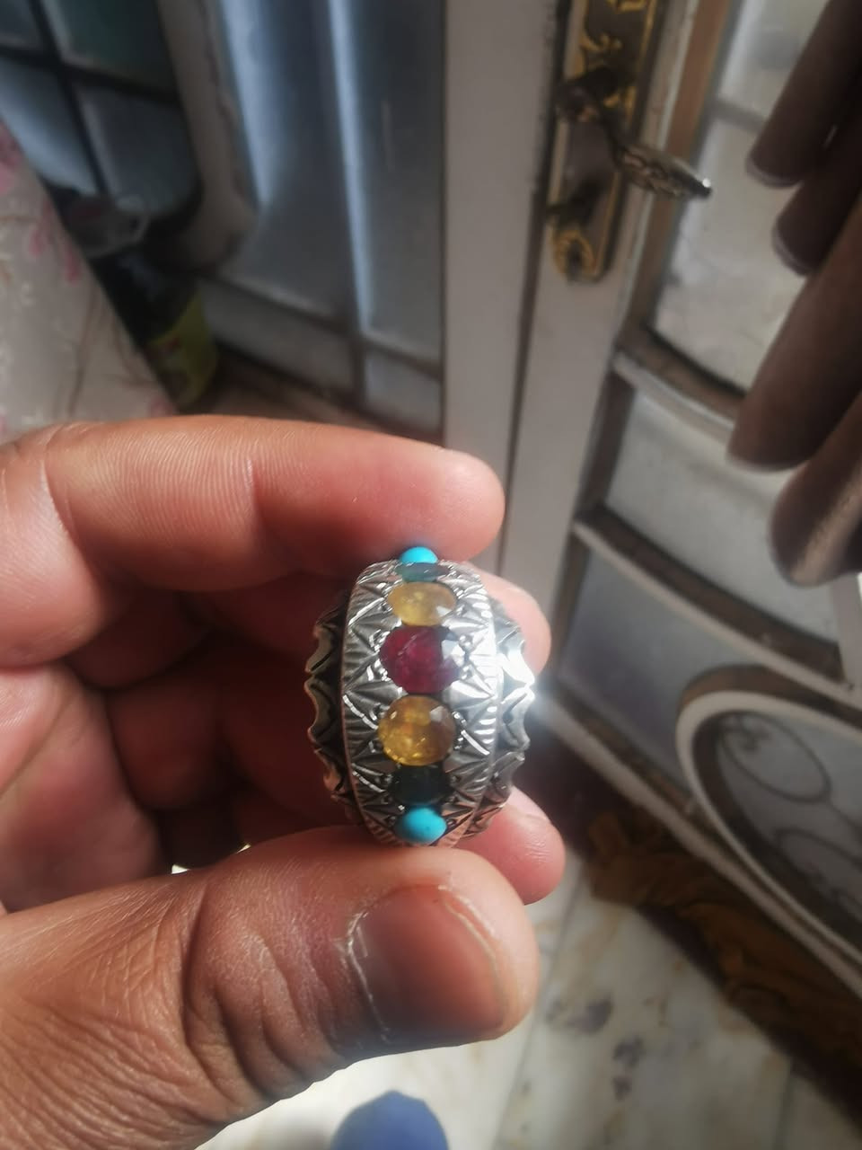 السلام عليكم خاتم فضة عيار ٩٢٥ وزن الخاتم ٤١غم و٦٠٠ سنت سعر الغرام ٦ الاف دينار مع الأحجار المطعم ياقوت أفريقي حر و مرد زامبي وفيروز نيشابوري صياغة احترافية سعر الخاتم كامل ٢٥٠الف


**إذا كنت صاحب هذا الإعلان وتريد حذفه لأي سبب، رجاءا أرسل رسالة إلى الدعم الفني**