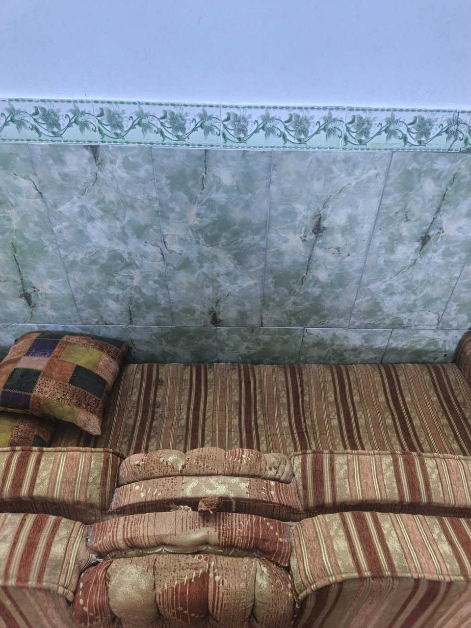 السلام عليكم تخم 10مقاعد للبيع مكاني بغداد المدينه الصدر الشراي مراسله الصفحه او الاتصال ***********
