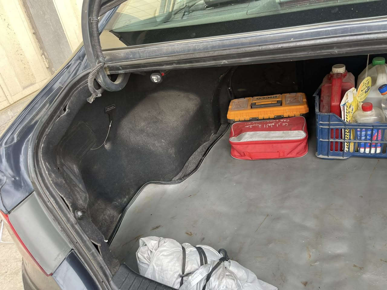 سلام عليكم سوناتا 2011  امريكي.  محرك 2400  السياره جاهزه ونضيفه كلش مبدل بابين الي بصف السايق وبارد باب السايق   رقم الدولي النكليزي الجديد السعر 98 ورقه بيها مجال حك جيتك عنوان بغداد الكريعات شارع الكويتي ***********  بي وات ساب
