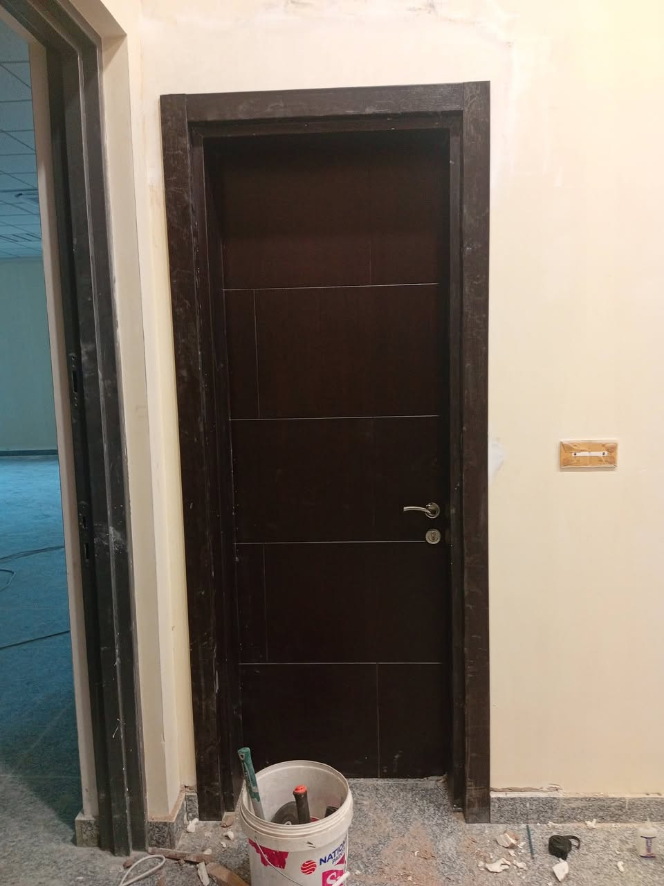 السلام عليكم. اسطه احمد النجار لشد وتركيب الابواب تركيه بكافه قياسات قاصه كليدور  خارجي وابواب داخليه وبوب دفتري سلايت وابواب صيني مودرن حديث وشغل درجه اولى. *********** . وأيضا يوجد لدينا تجهيز وشد بكافه مناطق بغداد وبقيه محافضات ابواب ضمان 5سنوات
تواصل خاص أو واتس اب ***********
