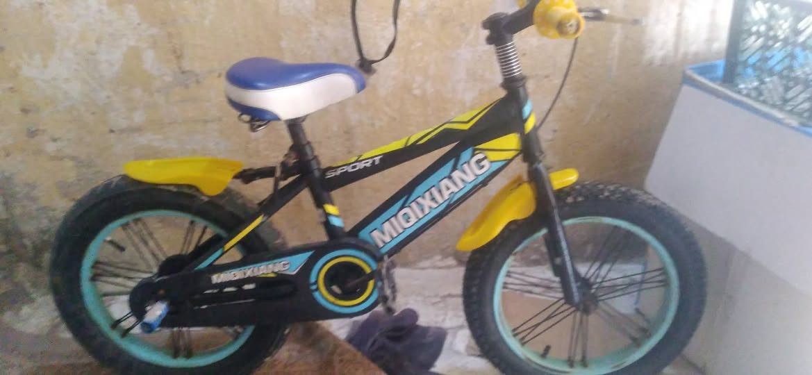 سلام عليكم
بايسكل همر ياباني جدبد مال باله 
بايسكل جديد كلش بريكات شغاله تايرات جدد 
مكاني البصرة المعقل ومتوفر عندي توصيل 
سعره ٤٥


**إذا كنت صاحب هذا الإعلان وتريد حذفه لأي سبب، رجاءا أرسل رسالة إلى الدعم الفني**