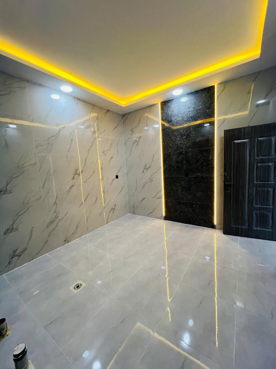 …………. للبيع ……..…….

دار في حي الملايين الأولى 

المساحة البيت 120م     واجهه 9.50م

طابق الاول غرفه نوم هول وصاله استقبال ومطبخ وصحيات 

طابق الثاني ثلاث غرف نوم وصحيات 

صنف العقار بستان ملك صرف

شارع بعرض 10م

السعر علق بكلمة تم ويوصلك على الخاص 

للاستفسار اكثر مراجعه مكتب ركن الملايين للعقار 

الكائن مقابل جامع الصواف او الاتصال على الارقام التاليه

*********** واتساب
***********
