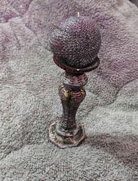 شمعدان • معها شمعة • للبيع