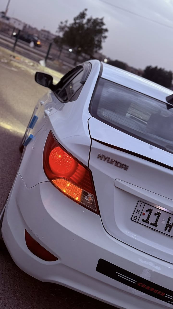 اكسنت خليجي ٢٠١٣ الشركه العامه
محرك دوش ١٦٠٠ سياره نظيفه وجديده  صدر وتخم تاير وتبريد السياره بيها صبغ الهلال الخلفي جوه قبغ البانزين فقط
السعر ١٠٧ بيها مجال بسيط
رقمها بغداد بسمي في حي الاعلام
***********
