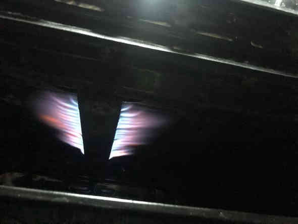 السلام عليكم طباخ الجي العربي مثل متشوفون كلش حلو كله شغال للبيع للبيع بسعر مناسب ***********
