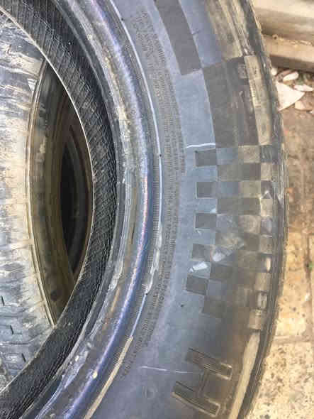 تخم تايرات قياس ١٧/٦٥/٢٢٥ نظيف جدا السعر ١٠٠ مكانه بغداد موبايلي ***********
