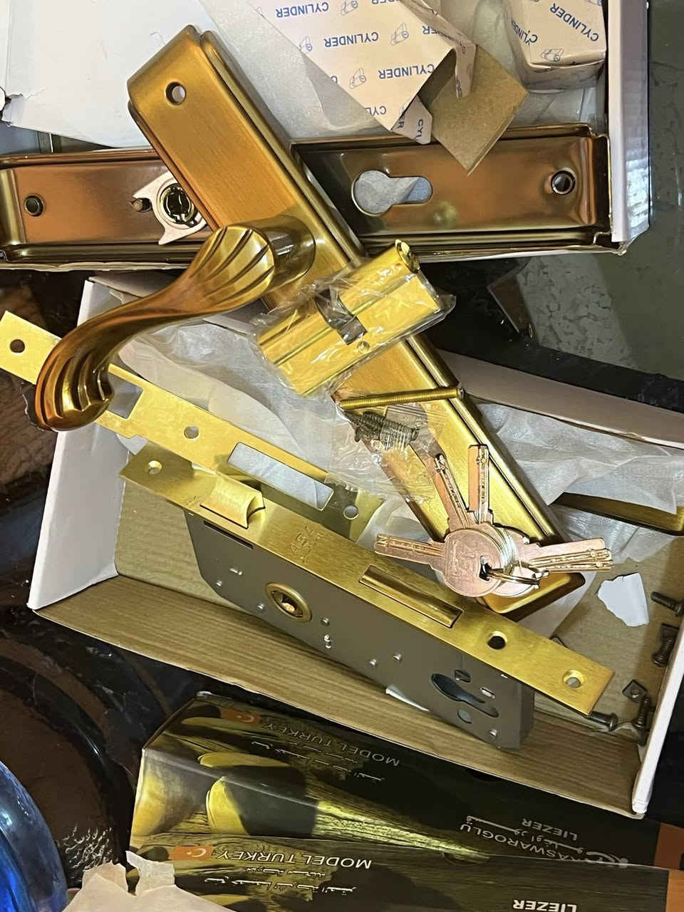 يدات باب الاصلي كامل القفل ولوزه سعر الواحد 25 هوه وتوصيل فلوجه شراي يراسل خاص


**إذا كنت صاحب هذا الإعلان وتريد حذفه لأي سبب، رجاءا أرسل رسالة إلى الدعم الفني**