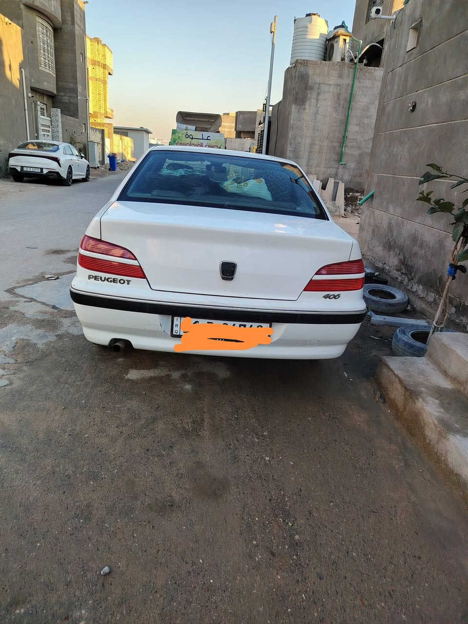 سلام عليكم بيجو فرنسي ٤٠٦  موديل ٢٠٠١سياره نظيفه رقمها بغداد سياره موجود بل بصره سياره نظيفه بس بيه ضربه بل مدكر الخلفي واضحه بصوره سياره بسمي   رقم الهاتف *********** واتساب
