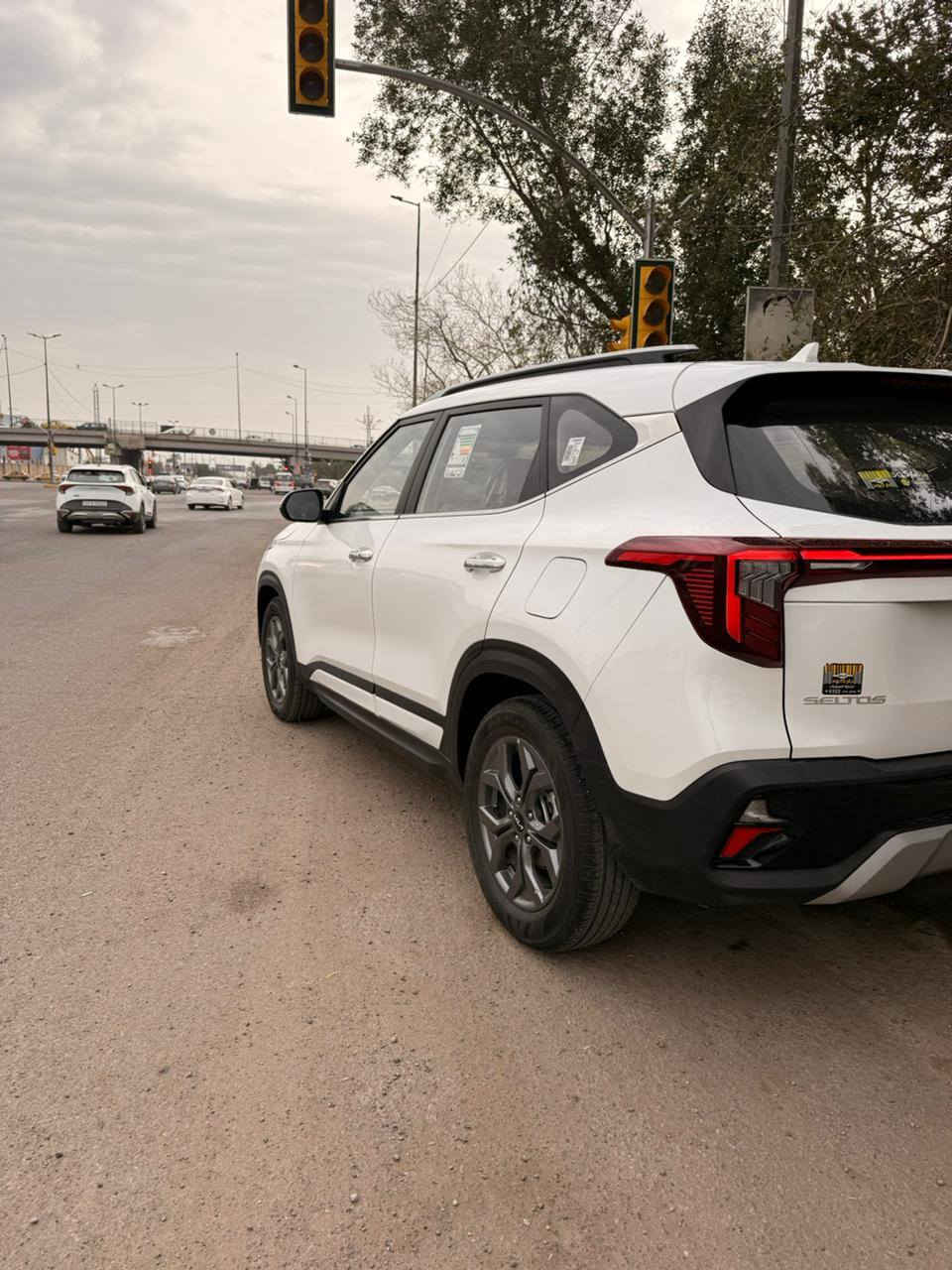 السلام عليكم
 سلتوز 2025
ماشية 7 الف 
بصمة
بونوراما
داخل جلد 
قطعتين تبريد
شاشة متصلة 
رادار امامي 
اوتو هولد 
هاند بريك بصمة
اريل نفكيشن
بك لايت لد 
حساس امامي وخلفي 
توقف ذاتي 
السيارة مكفولة كفالة عامة مكان السيارة بغداد حي الاعلام وهذا رقمي ***********
