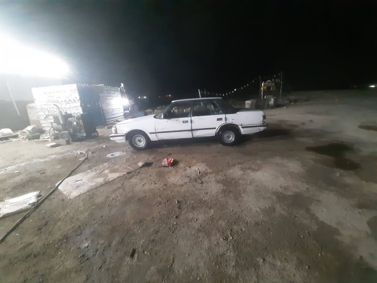 سلام عليكم سياره سوبر للبيع مكينه و كير نظاف  رايده ب ٢٤ و بيه مجال الطيبين هاذا رقمي ***********
