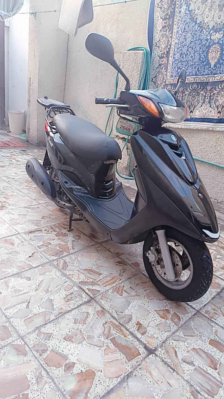 السلام عليكم شباب دراجه لكزز للبيع ماشيه 44 نضافه 100/100 المكان بغداد حي العامل الرقم ***********
