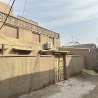 للبيع بيت  مساحة البيت ٣٨٣ طابو صرف  طابق ونص الطابق الاول يحتوي على ص...