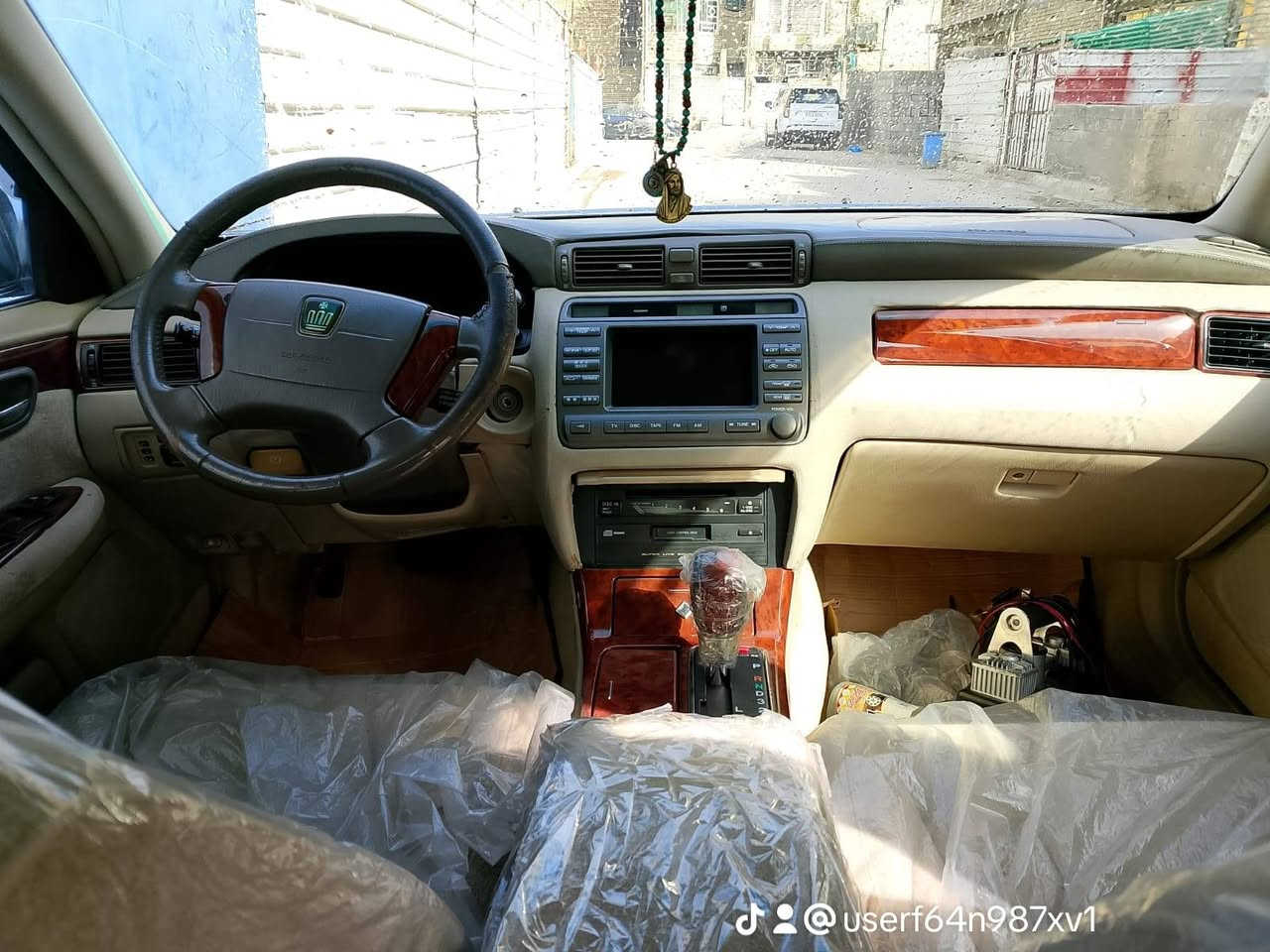 السلام عليكم السعر مناسب لشراي بيع مستعجل
ملكه مديل 2004 بدون رقم تسجل ع القرار جديد مكينه ديفور سياره احله من الصور 

سياره شرط طك كارتون اخوان كافه تفاصيل باقيه تصل ع رقم

 ‏مكانها بغداد.   ‪0770 085 3810‬‏
