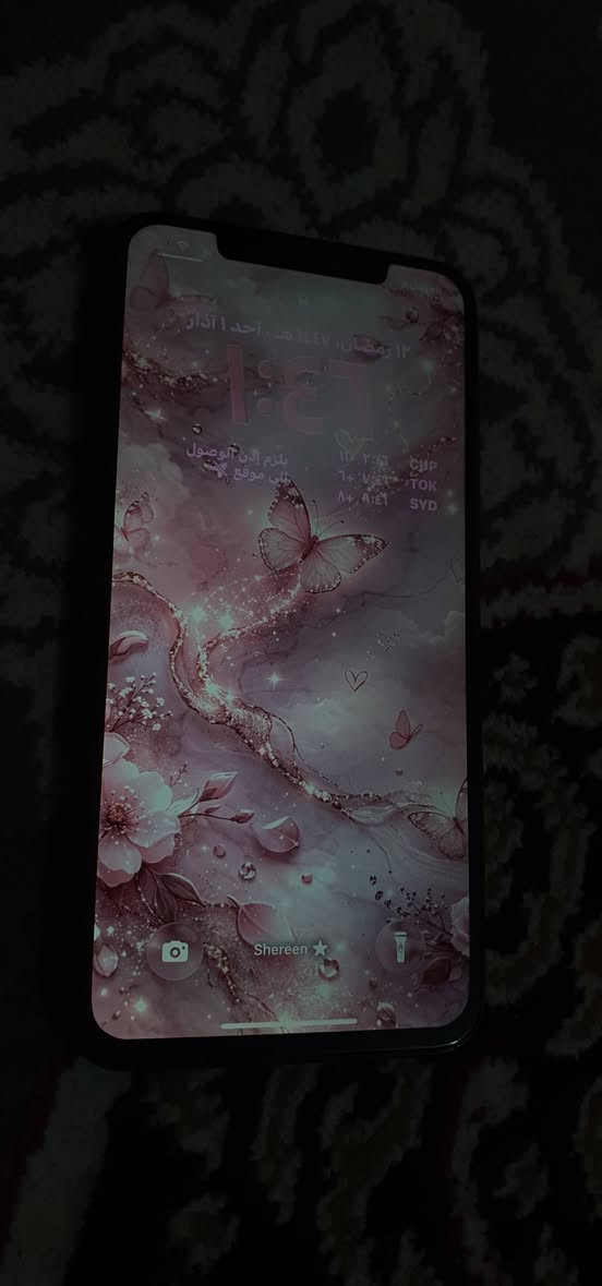 السلام عليكم من رخصة الادمن ايفون 11 بروماكس لون زيتوني نضيف الجهاز بس مبدل شاشه ومبدل بطاريه بس نضيفات كاملات والظهر بي فطر من يم الكاميرا بس مامأثر عل كاميرا نهائياً  مثل مامبين يمكم بالصور الجهاز حيل نضيف سعره 350 وبي مجال ما اجاوب عل فيس  للإتصال على هذا الرقم ***********
