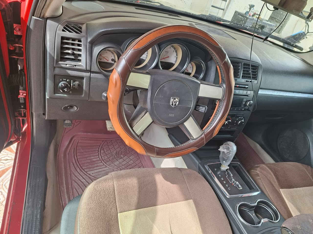 من رخصت مدير الكروب المحترم جارجر عشره اصل كفاله من الظربه رقم مميز ابسمي سنويه الى 29 مكينه وكير وحداديه وتبريد كله تمام السعر المطلوب 115 وبيه مجال بصيط لمعرفه المزيد اتصل على الرقم ***********
