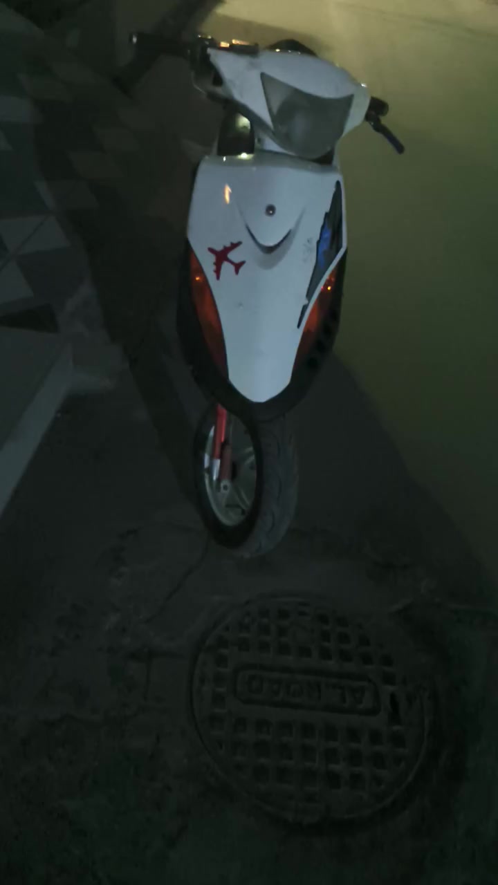 ماكس عدلة مال رمبة دراجة راقية كفرات سوادات مكينة ختم واحد بلادي اي قطعة تجاري مابيها عدا الكابريتر اصلية شلعة ومعدل بيها تزويد اصلي 
شيال ار جي اس 
صالنصة اف ام 
قطرة دهن 
ويل كب نجمة ابيض اصلي
دبل رياضي برتقالي 
نكرة سلف نكرة هندر دراجة ممفتوحة بلادية فقط ولفات انطيك بيها ضمان وكفالة عنواني بعقوبة موجود خاص سعرها 600 وبيها مجال قليل حك الجية


**إذا كنت صاحب هذا الإعلان وتريد حذفه لأي سبب، رجاءا أرسل رسالة إلى الدعم الفني**