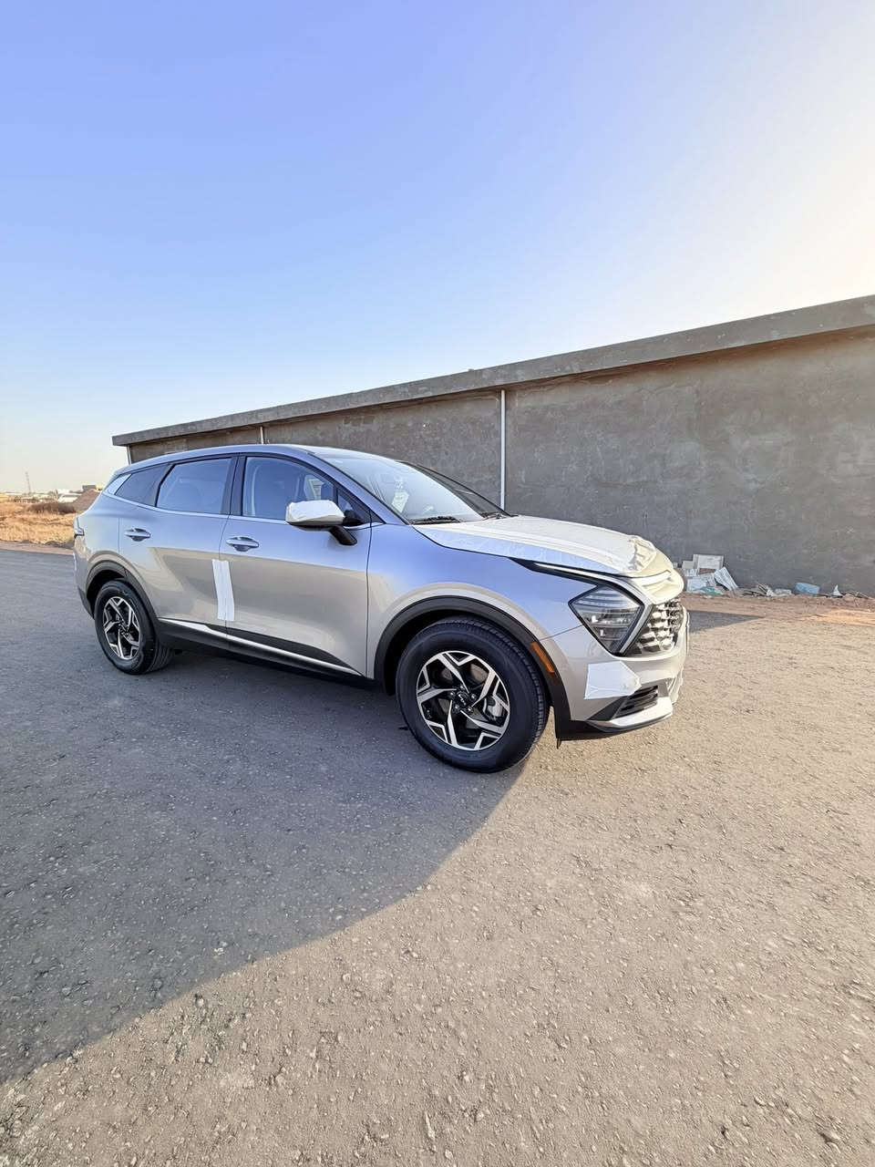 للبيع سبورتج 2023 حادثها مثل ماموضح بالصور ‏مواصفات باب ثاني السيارة ليبل واحد الجنة مصلحة ومصبوغة فقط بدون ايرباك وبدون شواطئ جديدة بمعنى الكلمه سنوية بسمي وباب الخلفية اصبعين بارد فقط السيارة بانزين 
السعر 188 
العنوان بابل 
***********
