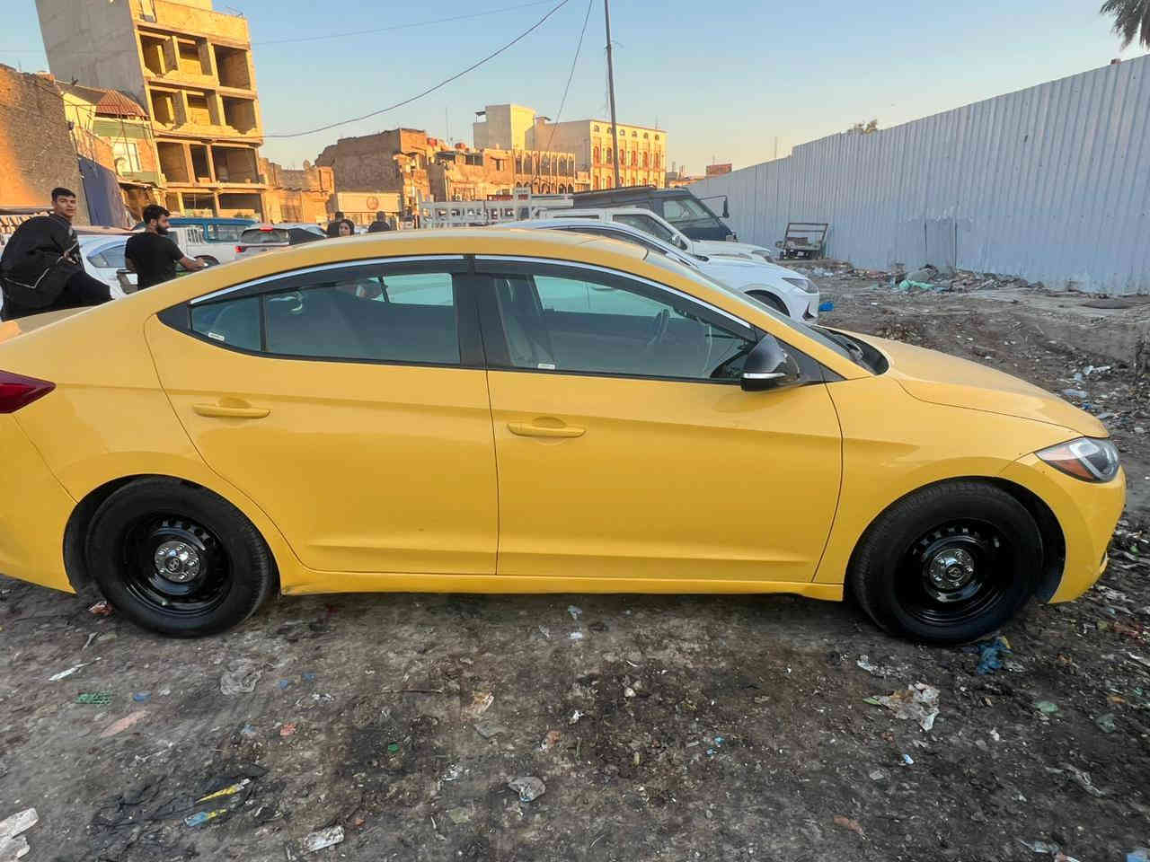 السلام عليكم
النترا 2017 امريكي للبيع جاهزة كاملة تخم تاير ومحرك وتبريد
حادثها جاملغ ايسر وربع بنيد ليبل واحد
مصفرة هيئه وغرامات

السعر 125 وبيها مجال قليل
 رقمي ***********
