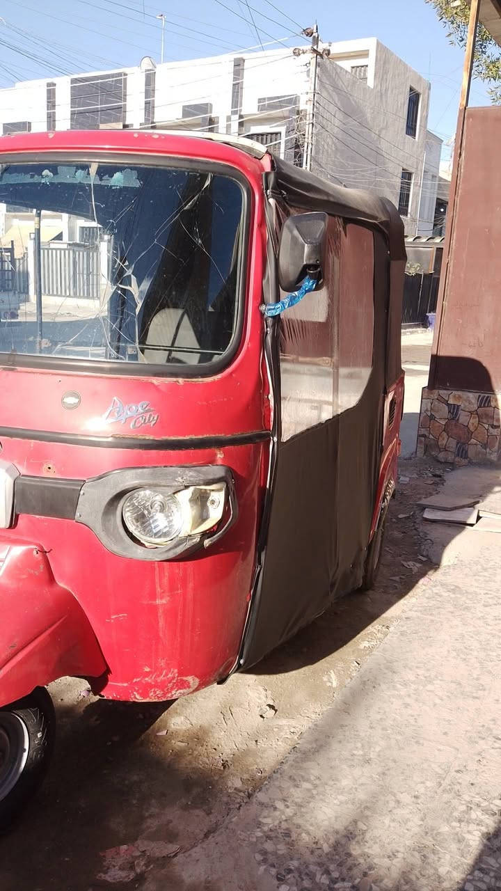 تكتك بياجو اوراق  محوره مكينه  تي في اس. تحوير كلش حلو ومرتب بيها مكينه 26 هسه شديتها. تايرات جدد وياله جديده فلنجات جديده عنابير جديده بنزات جديده عنبار رئيسي جديد تكتك خير من الله التكتك كهربائيات شغاله. للبيع السعر مليونين ونص وبيها مجال بسيط مكاني بغداد حي اور
***********
