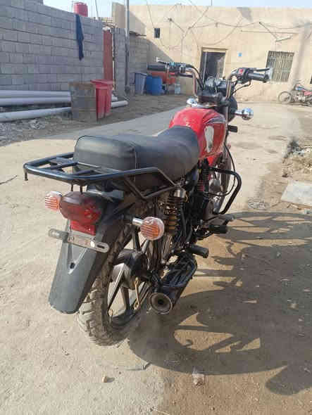 السلام عليكم شباب دراجه للبيع اوراق وكيلهة موجود تترقم راعيهة موجود 2019 نوعهة كاي واي نفس الي فصورة كهربائيه كلة جديد محرك مال ستوتة ممانعة البصره الهارثة دراجة مال شغل خير من اللة السعر 850 وبيهة مجال وهذا رقمي ***********
