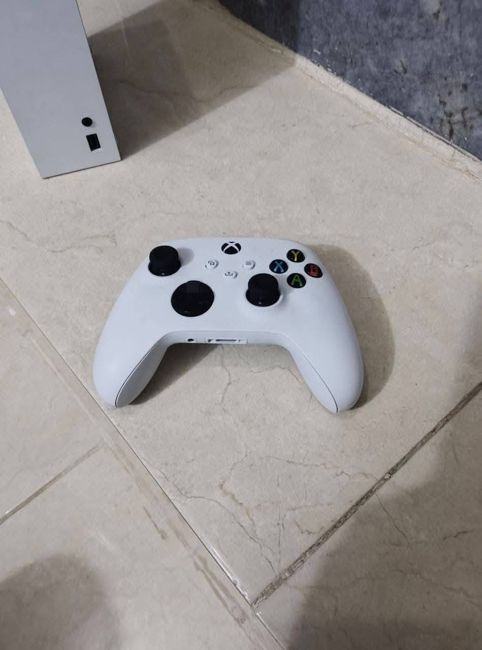 Xbox Series S
موديل 2022 شهر الـ10

ذاكرة 512 SSD

لامفتوح ولامصلح ولا مبدل بي أي قطعة

تجي بي يدة الجهاز الاصلية وكامل ملحقات الجهاز

جهاز استخدام جداً قليل جنت ضامة

#السعر 450 الف
#للتواصل_واتساب ***********

#متوفر_توصيل
