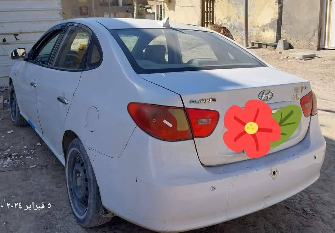 السلام عليكم سيارة للبيع الانتره 2009 سيارة  تحويل ثاني يوم سنويه مشروع وطني لغاية سنة 2028 محرك 1600دكشن عالي سياره  موصفات فتحه بنورامه كهربائيات كلهن شغالات (السيارة متجابه) السعر 79 للاستفسار *********** مكان السيارة الديوانية
